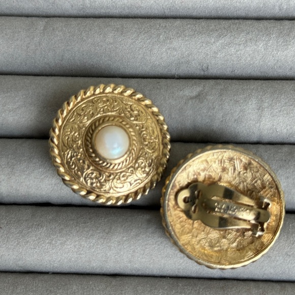 Vintage Givenchy earrings - Picture 3 of 5